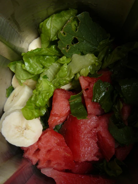 Ředkvičkové listy a meloun smoothie