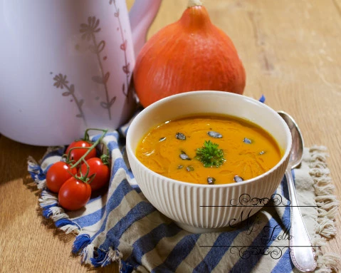 Hokkaidó-rajčatová-cizrnová polévka od Moje jedlo