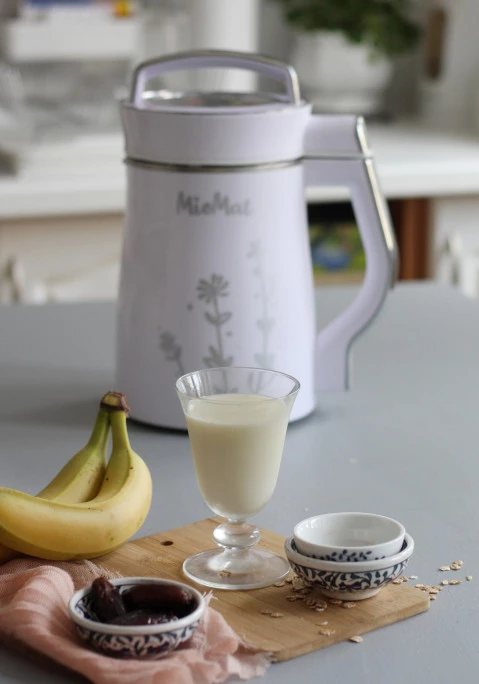Banánovo - ovesno - mandlové rostlinné mléko od Foodturo