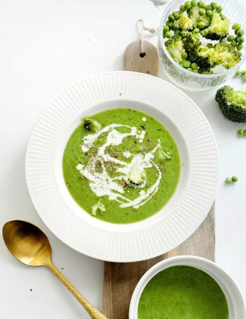 Brokolicová polévka s čerstvým špenátem