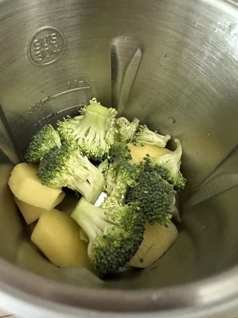 Bramborovo-brokolicový příkrm se špenátem