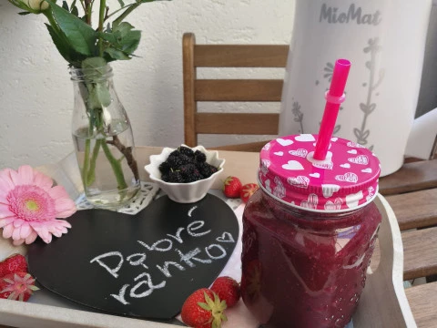 Tři recepty na letní smoothie, které vás osvěží i zasytí