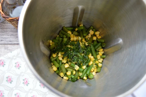 Zelené fazolky s kukuřicí RAW polévka