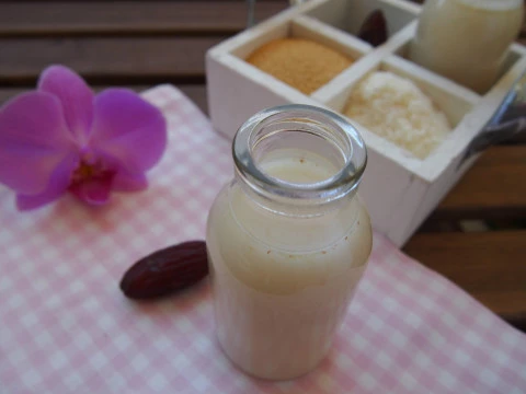 Amarantovo-kokosové rostlinné mléko