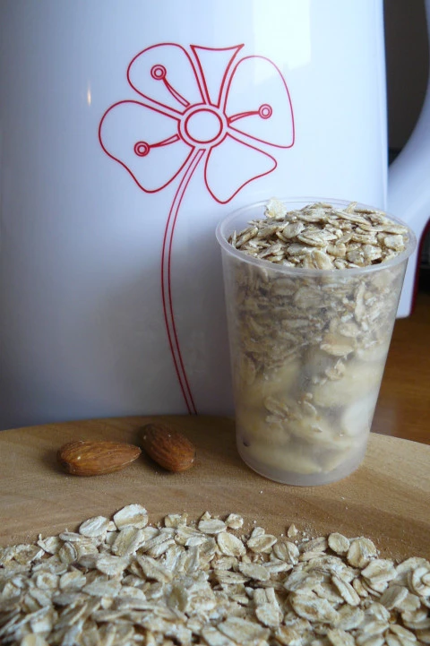 Ovesno – mandlové rostlinné mléko