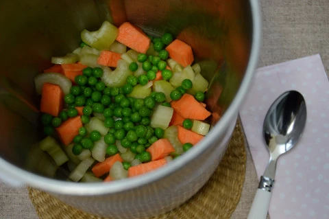Polévka z řapíkatého celeru