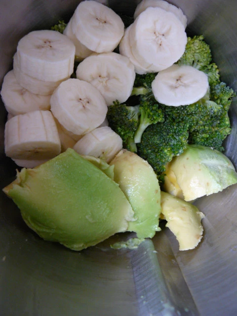 Brokolicovo-avokádové smoothie